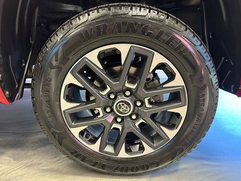 Used 2023 Toyota Tundra Limited AWD/4WD image 25