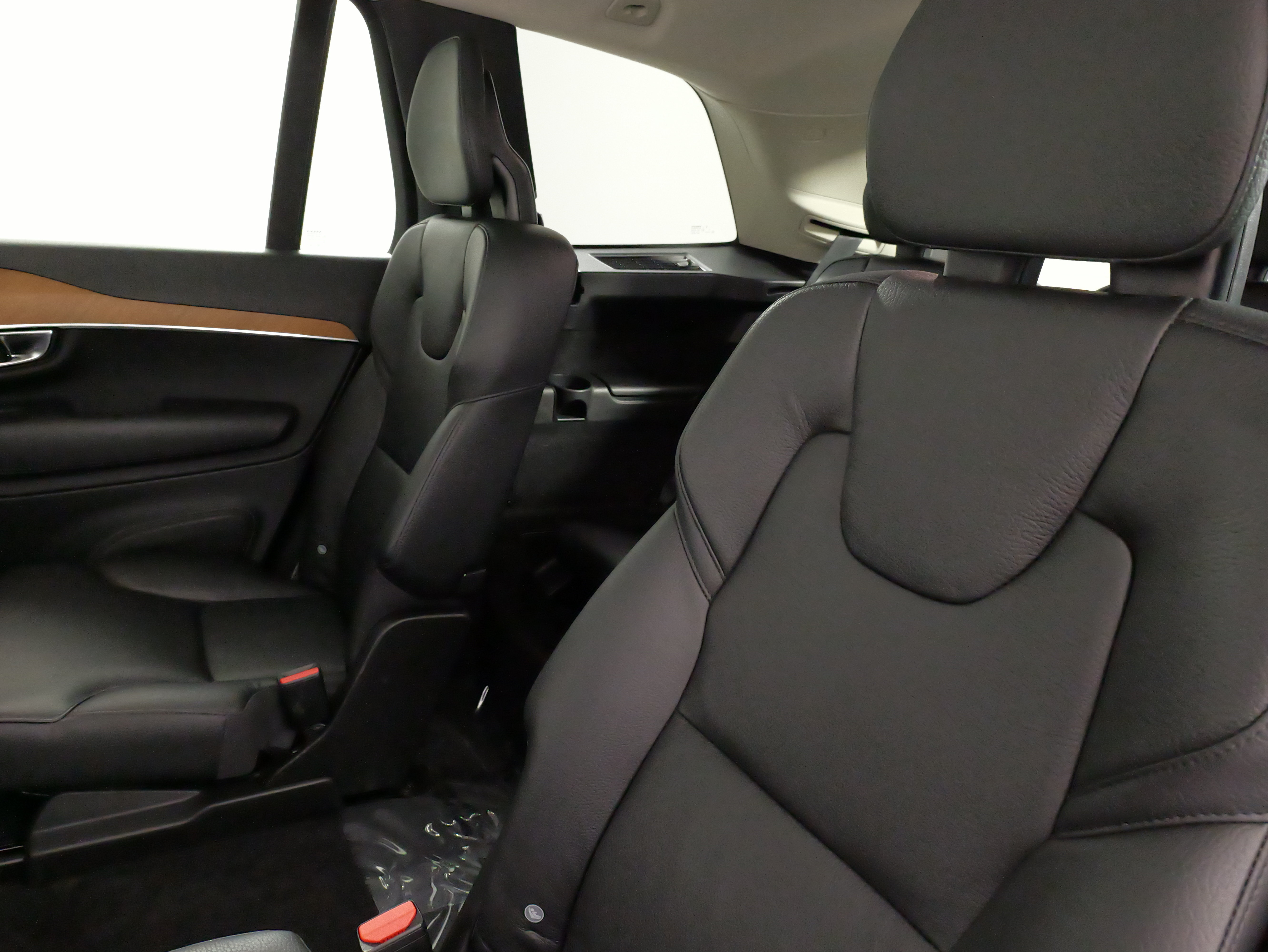 Used 2021 Volvo XC90 T8 Inscription Expression w/ Protection Package Premier AWD/4WD image 34