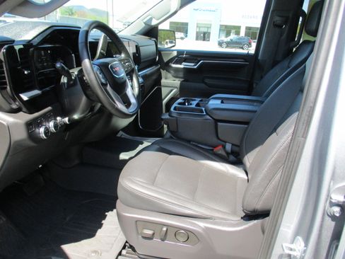Certified 2023 GMC Sierra 1500 SLT AWD/4WD image 11