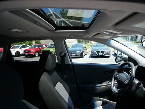 Used 2021 Hyundai Kona SEL Plus AWD/4WD image 30