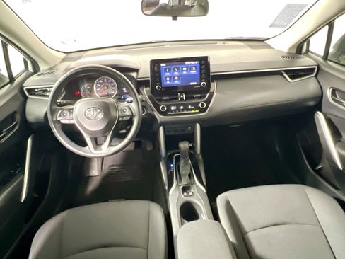 Used 2022 Toyota Corolla Cross LE image 29