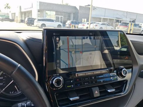 Used 2021 Toyota Highlander Limited AWD/4WD image 20