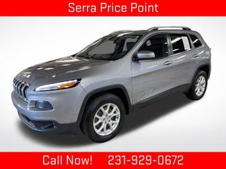 Used 2017 Jeep Cherokee Latitude w/ Cold Weather Group AWD/4WD 360° Tour