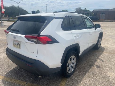 Used 2021 Toyota RAV4 LE FWD image 7