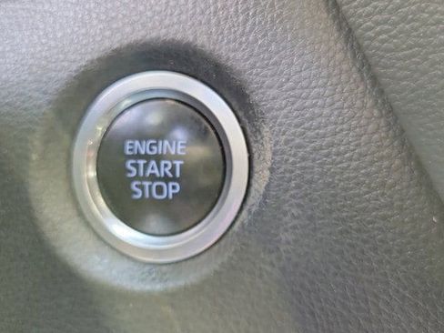 Used 2021 Toyota Corolla SE FWD image 23