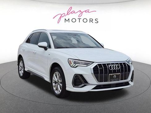 Certified 2025 Audi Q3 2.0T Premium w/ Convenience Package AWD/4WD image 3