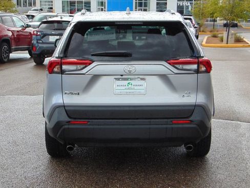 Used 2025 Toyota RAV4 LE AWD/4WD image 5