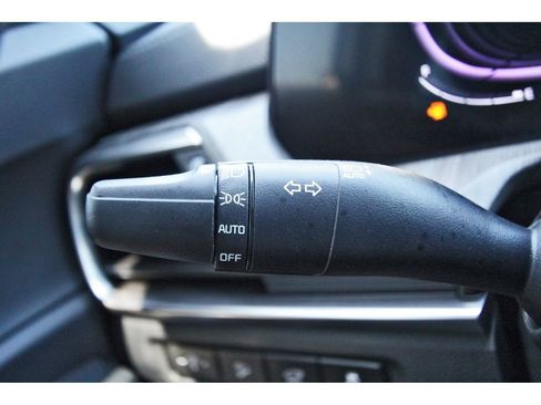 Used 2025 Kia Telluride EX w/ EX Captain's Chair Package image 21