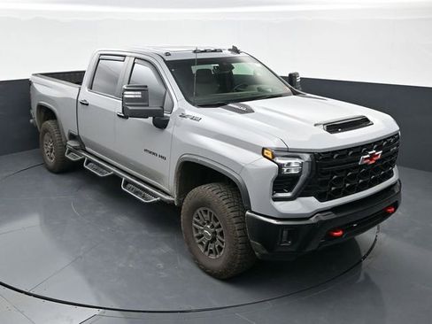 Used 2025 Chevrolet Silverado 2500 ZR2 w/ Technology Package AWD/4WD image 28