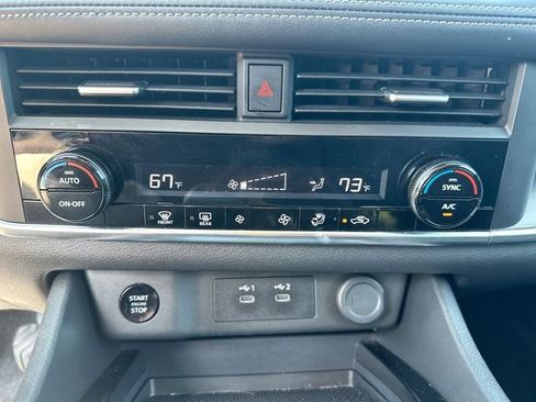 Used 2024 Nissan Rogue SV AWD/4WD image 38
