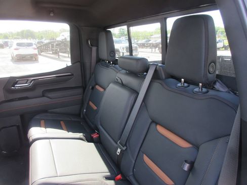New 2026 GMC Sierra 1500 AT4 w/ AT4 Premium Package AWD/4WD image 17