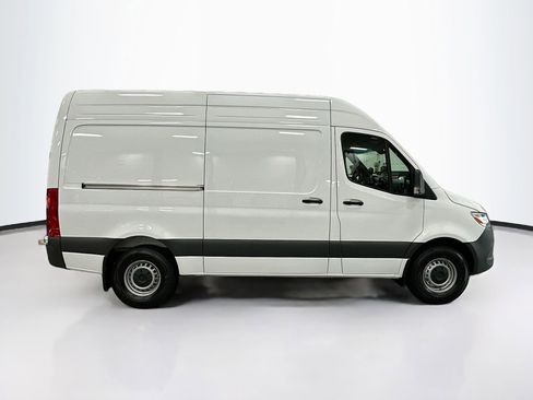 Used 2025 Mercedes-Benz Sprinter 2500 image 9