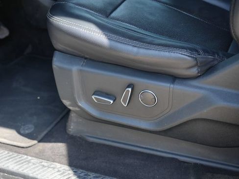 Used 2019 Ford Expedition XLT w/ Equipment Group 202A RWD image 12