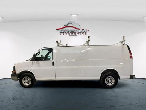 Used 2017 Chevrolet Express 2500 Extended RWD image 11