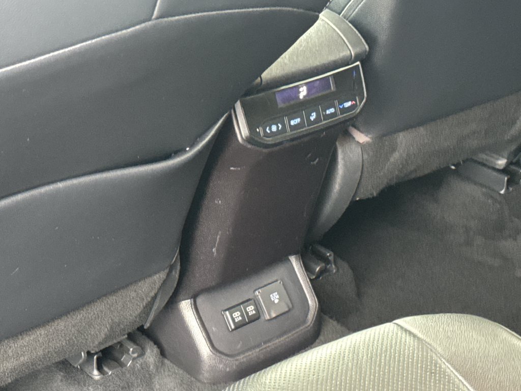 Used 2020 Toyota Highlander Limited AWD/4WD image 37