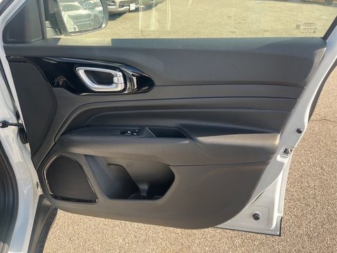 New 2026 Jeep Compass Limited image 10