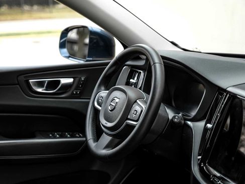 Used 2023 Volvo XC60 B5 Core w/ Climate Package image 18