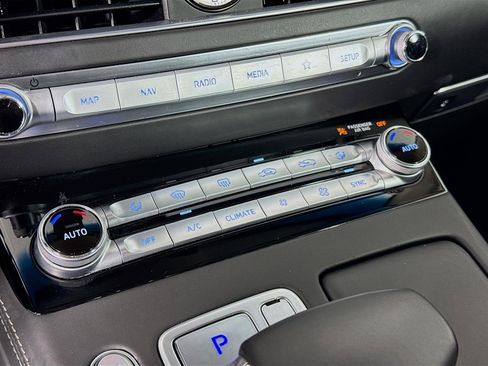 Used 2020 Genesis G90 3.3T Premium image 19