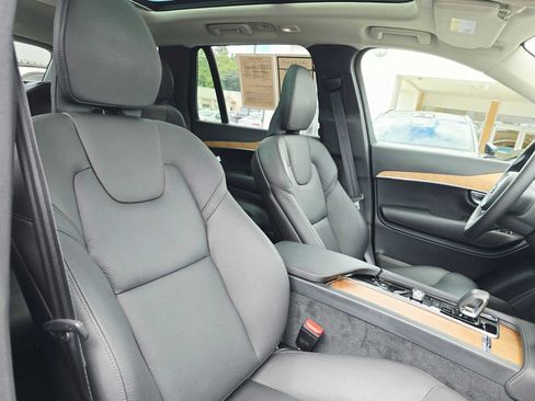 Certified 2025 Volvo XC90 T8 Plus w/ Protection Package Premier AWD/4WD image 11