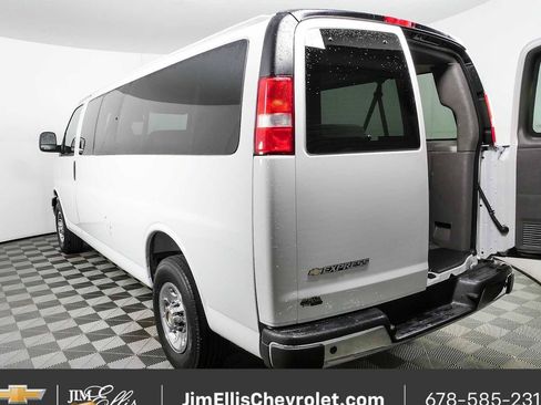 Certified 2025 Chevrolet Express 3500 LT w/ LT Preferred Equipment Group RWD image 26