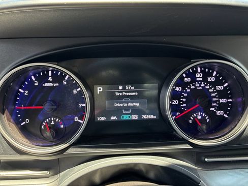 Used 2024 Kia Carnival LX FWD image 15