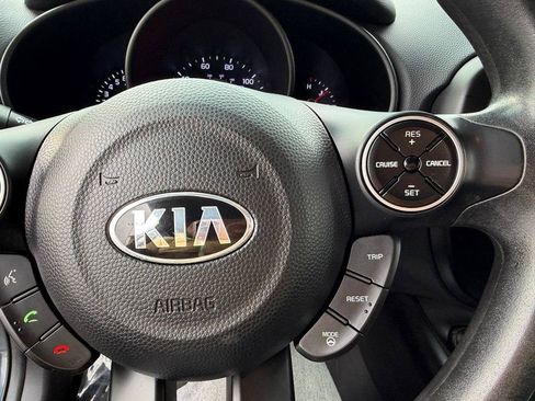 Used 2016 Kia Soul + FWD image 30