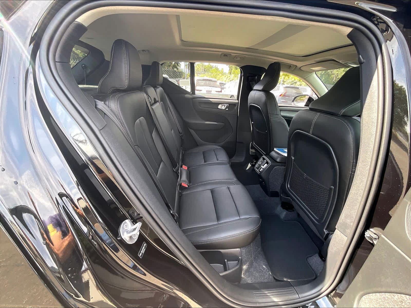 New 2026 Volvo XC40 B5 Core w/ Climate Package AWD/4WD image 27