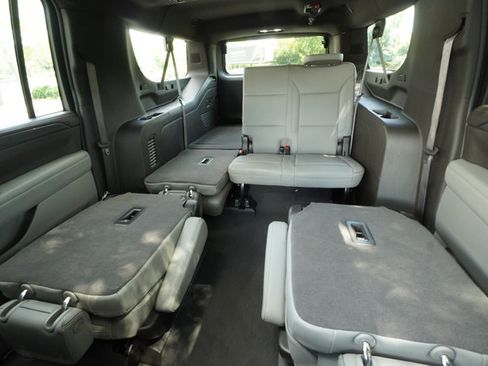 Used 2024 GMC Yukon XL SLT w/ SLT Premium Package AWD/4WD image 25