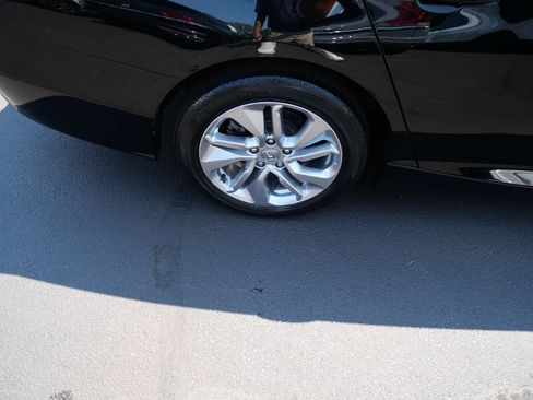 Used 2018 Honda Accord LX image 31