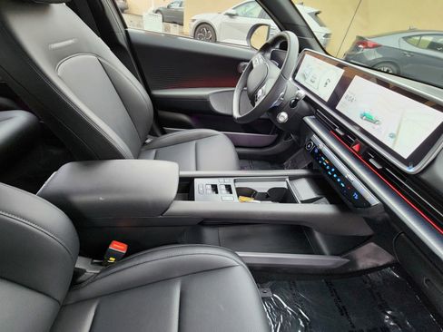 Certified 2025 Hyundai Ioniq 6 SEL image 30