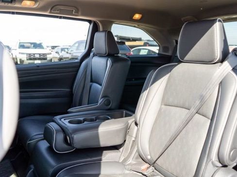 Used 2023 Honda Odyssey Elite image 15