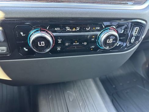 New 2025 GMC Sierra 1500 Elevation image 33