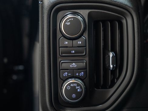 Used 2024 Chevrolet Silverado 2500 Custom image 47