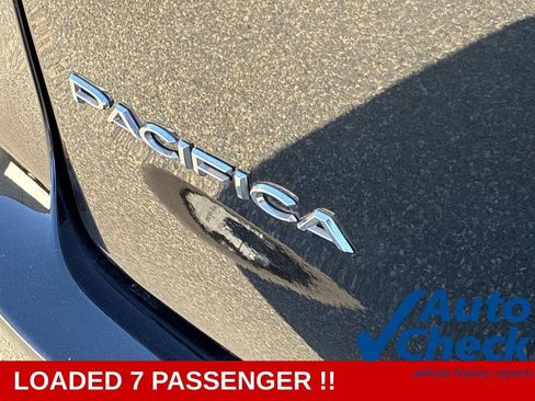 Used 2024 Chrysler Pacifica Limited FWD image 13