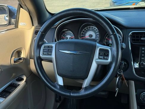 Used 2013 Chrysler 200 Limited FWD image 4
