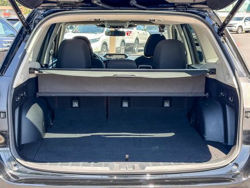Used 2023 Subaru Forester Premium AWD/4WD image 26