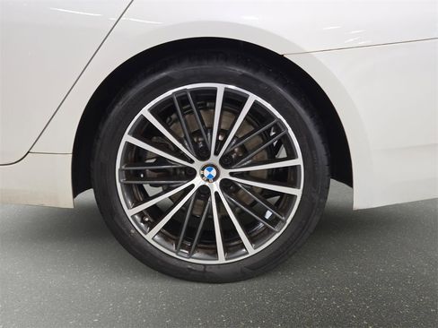 Used 2022 BMW 530i w/ Convenience Package image 29