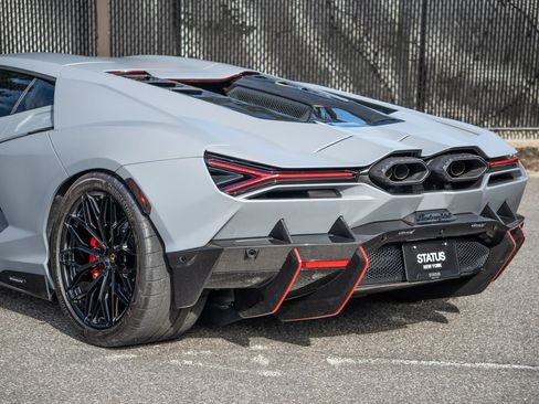 Used 2024 Lamborghini Revuelto AWD/4WD image 24