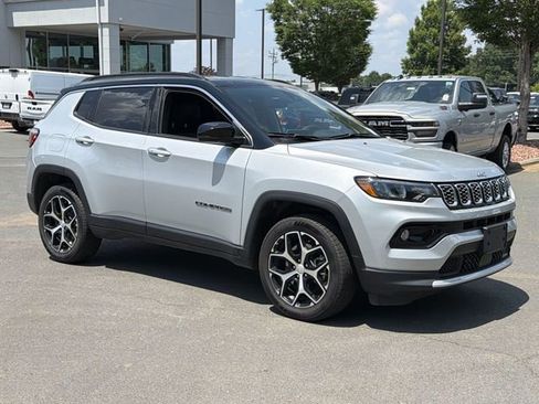 Used 2024 Jeep Compass Limited AWD/4WD image 6
