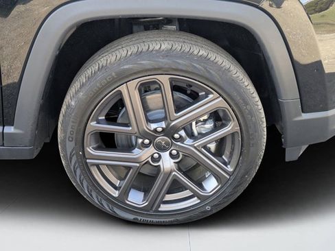 New 2026 Jeep Compass Latitude w/ Sun and Sound Group image 29