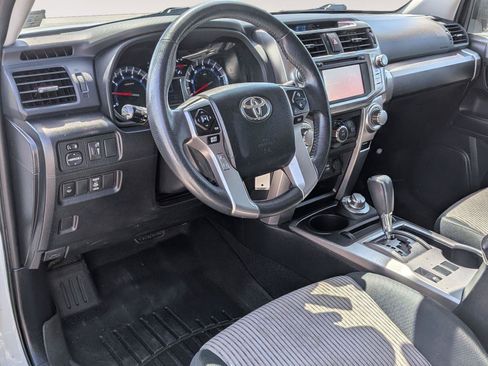 Used 2019 Toyota 4Runner SR5 AWD/4WD image 10