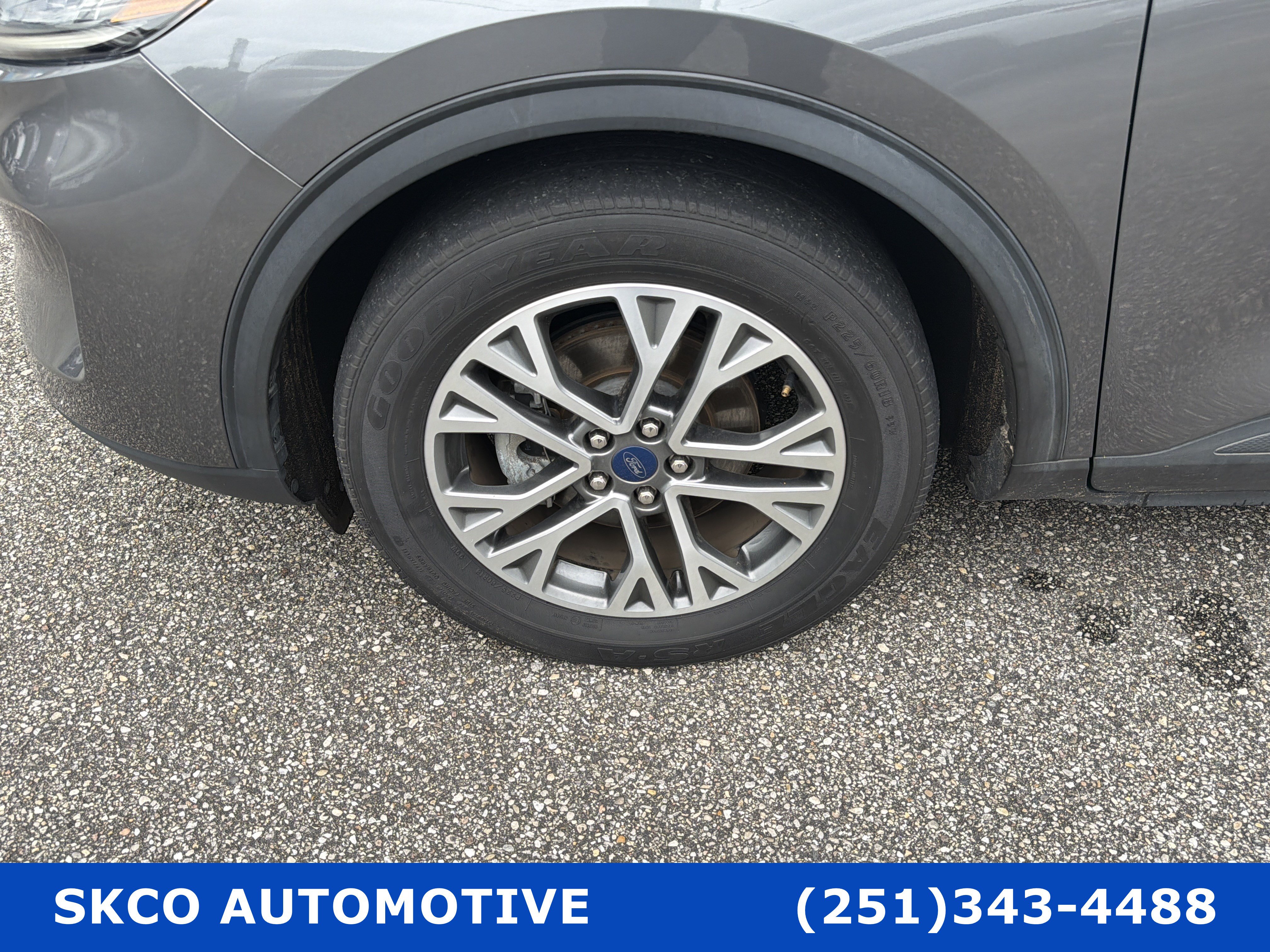 Used 2022 Ford Escape SEL w/ Technology Package FWD image 9