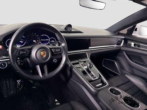 Used 2021 Porsche Panamera GTS w/ Premium Package AWD/4WD image 30