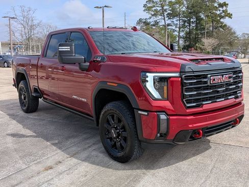 Used 2024 GMC Sierra 2500 AT4 w/ AT4 Preferred Package AWD/4WD image 3