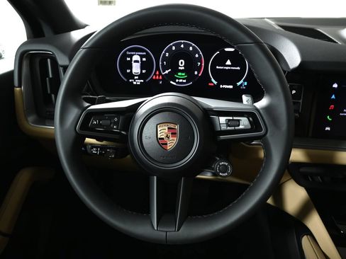Used 2026 Porsche Cayenne E-Hybrid AWD/4WD image 17