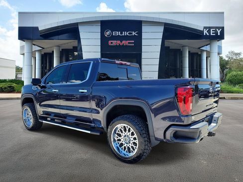 Used 2022 GMC Sierra 1500 Denali w/ Technology Package AWD/4WD image 3