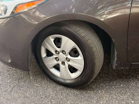 Used 2018 Kia Forte LX FWD image 18