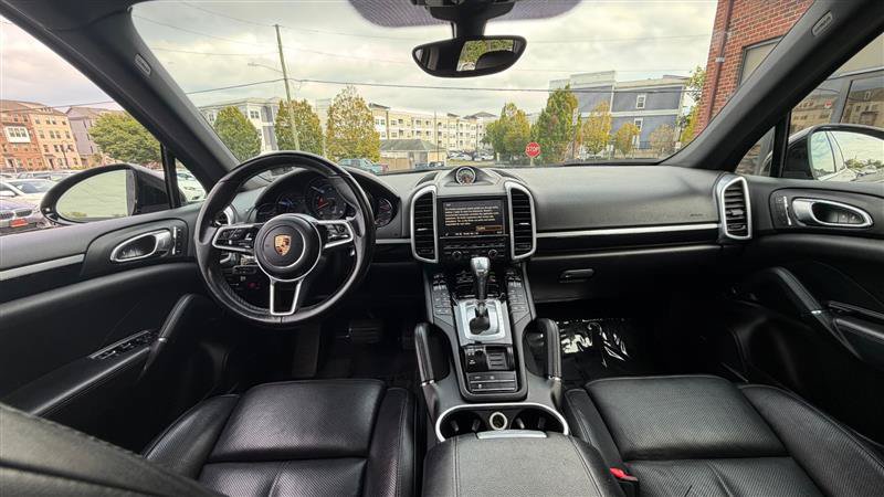 Used 2016 Porsche Cayenne AWD/4WD image 22