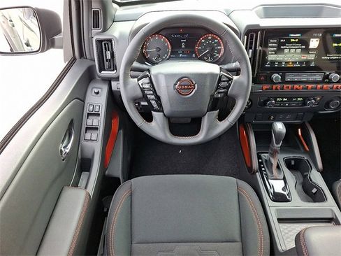 Certified 2025 Nissan Frontier PRO-4X w/ Tow Package image 2