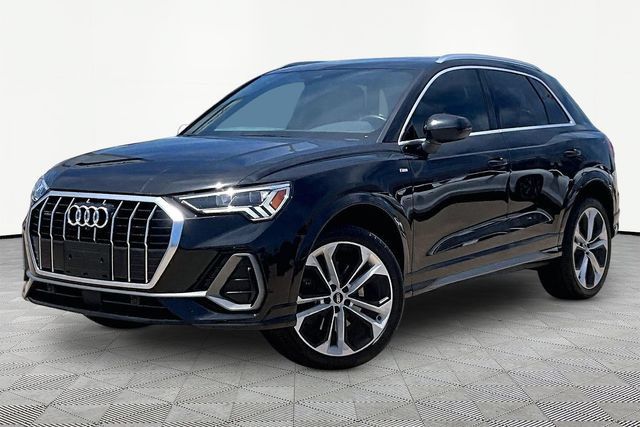 Used 2021 Audi Q3 2.0T Premium Plus w/ Premium Plus Package AWD/4WD image 1